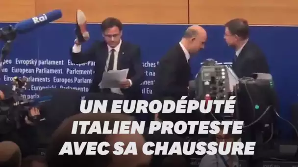 Un eurodéputé écrase les notes de Moscovici avec sa chaussure