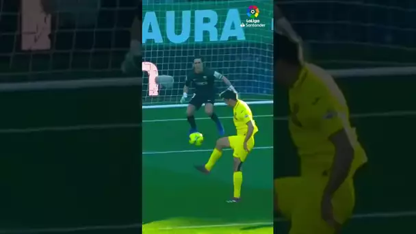 "You can do MAGIC assist..." by Álex Baena 🎙️ 🎩 🟡  #shorts #laligasantander #villarreal