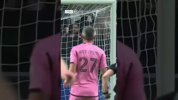 😁 Cristiano Ronaldo explose de joie après le coup franc FOU d'Aymeric Laporte ! #shorts