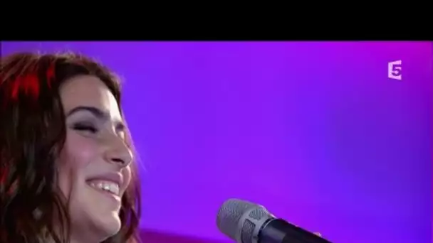 Léa Paci, en Live - C à vous - 12/05/2017