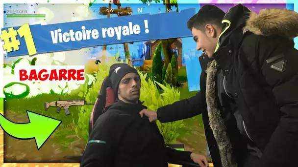 IL ME FRAPPE A CAUSE DE FORTNITE BATTLE ROYALE !