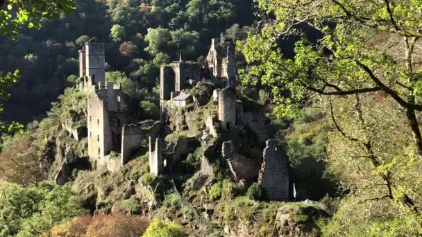« Tous les chemins mènent à vous » aux Tours de Merle en Corrèze.