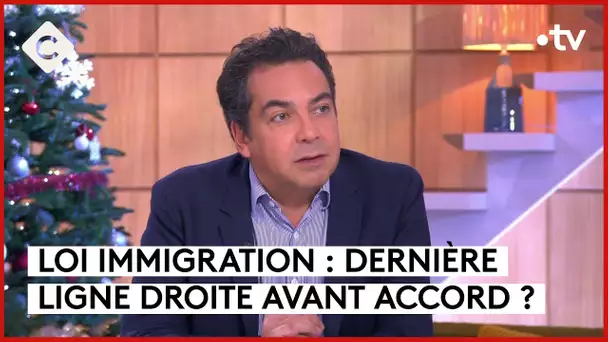 Loi immigration : virage à droite - L’Édito - C à vous - 18/12/2023