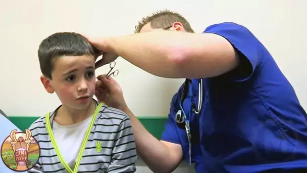 Cet enfant dit avoir mis un crayon dans son oreille, mais le médecin en extrait bien pire…