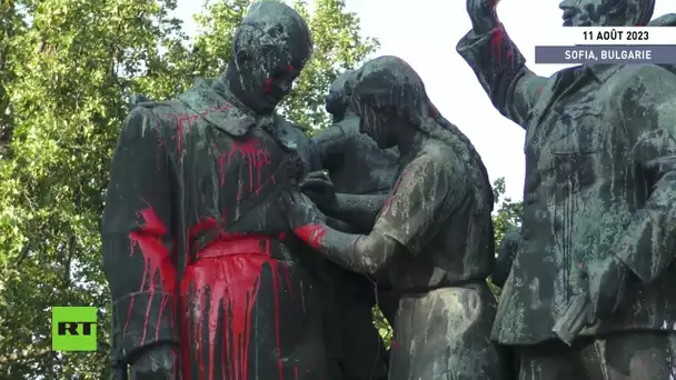 🇧🇬 Bulgarie : à Sofia, des militants s'opposent au démantèlement du monument de l'Armée rouge