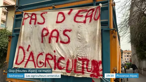 Gap : les agriculteurs manifestent contre le plan sécheresse devant la Préfecture