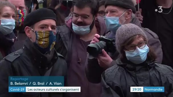 Le monde de la culture manifeste à Rouen