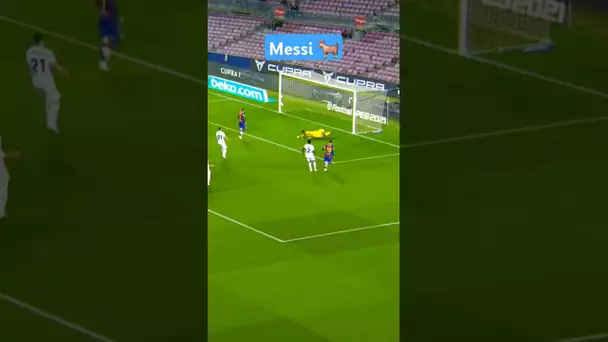 When Messi assisted HIMSELF with the post 😱🪄