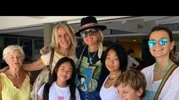 Laeticia Hallyday heureuse  elle a retrouvé sa St Barth Family