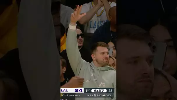 Reaves hits the tough triple and Luka loves it!
