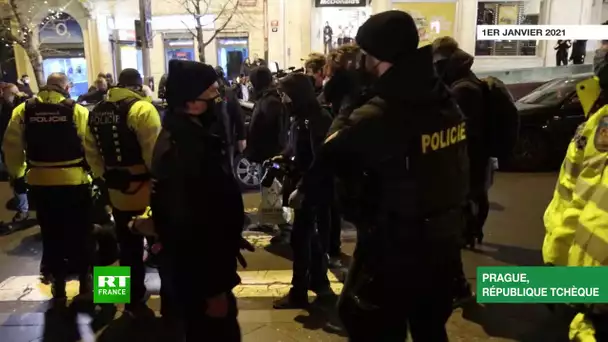 Prague : des arrestations lors d'une manifestation du Nouvel An contre les mesures sanitaires