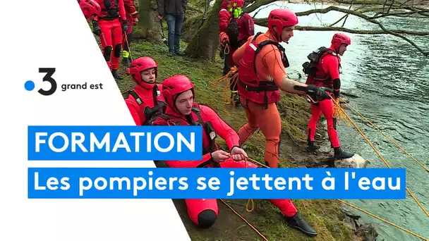 Des sapeurs-pompiers se forment au sauvetage aquatique