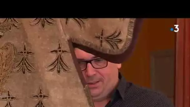 Un tabard, relique exceptionnelle du Moyen-Âge retrouvée et dévoilée à Carhaix