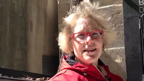 Kate, une touriste canadienne aux Carrières de Lumières