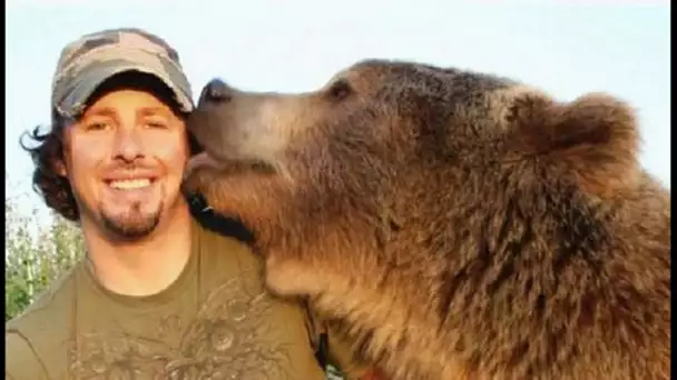 Un homme meilleur ami d&#039;un ours grizzly - ZAPPING SAUVAGE
