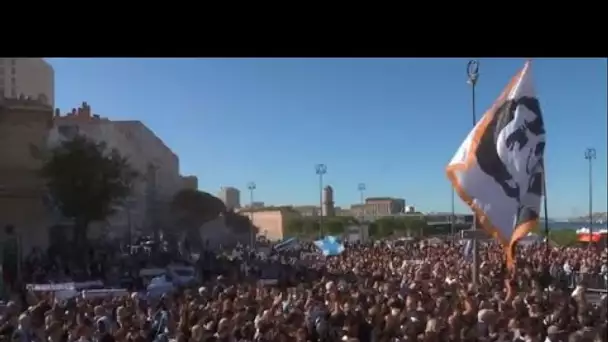 A Marseille, les supporters accompagnent leur boss