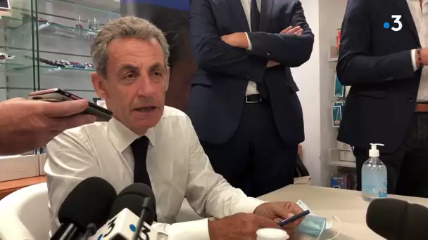 "Singes" ou "nègres" : Nicolas Sarkozy refuse de commenter la polémique qu'il qualifie d'"indigne"