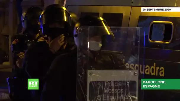 Catalogne : des têtes de cochon jetées contre la police lors d'une manifestation