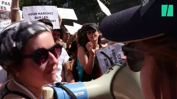 À la Gay Pride de Paris, des manifestantes bloquent le char d'Air France