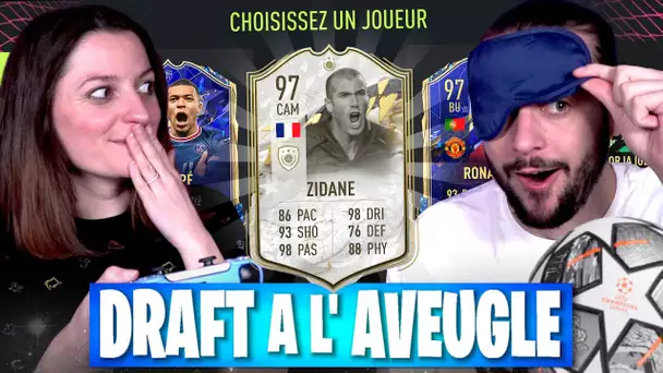 ON TRICHE POUR FAIRE LES MEILLEURES DRAFT A L'AVEUGLE SUR FIFA 22 ! GUILLAUME VS KIM