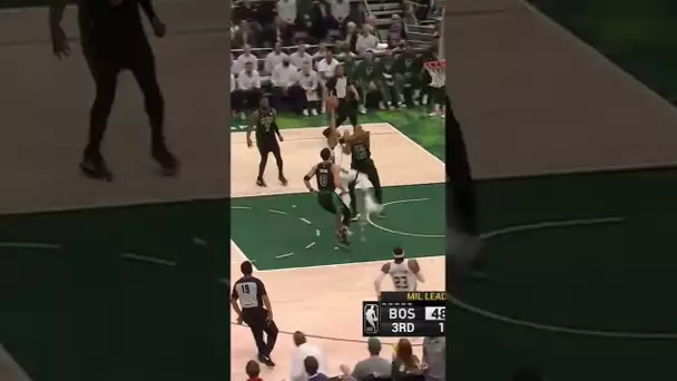 Giannis Gets Loose For the HUGE Slam 💥