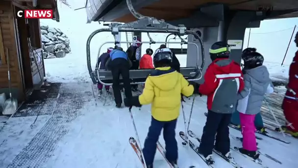 Neige livrée par hélicoptère. Élisabeth Borne reçoit des représentants de stations de ski