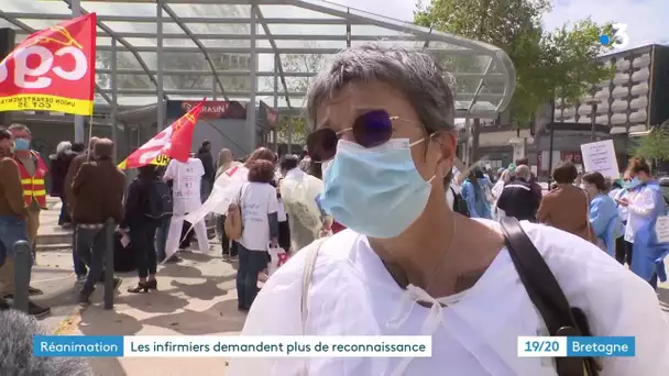 Les personnels de service de réanimation en grève. Manifestation à Rennes.