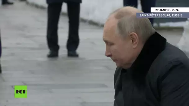 🇷🇺  Poutine a déposé des fleurs sur une fosse commune à Saint-Pétersbourg