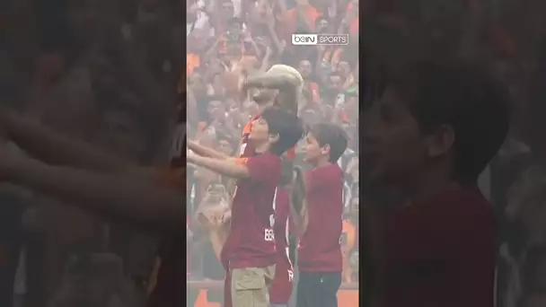 🤩 L'incroyable communion entre Mauro #Icardi et les supporters de #Galatasaray !