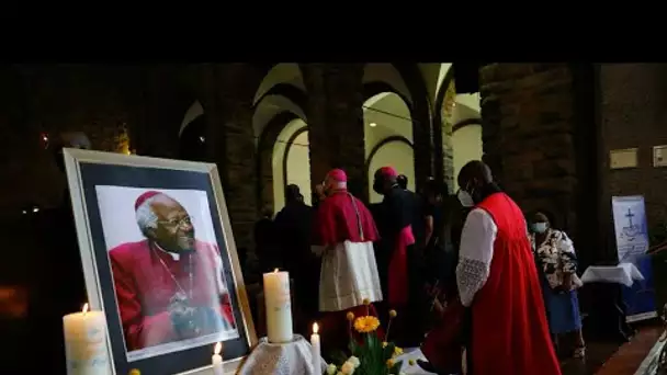 Les Sud-Africains se recueillent devant la dépouille de Mgr Desmond Tutu • FRANCE 24