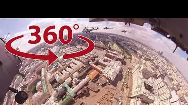 Vidéo à 360 degrès : un hélicoptère russe MI-8 survole la Place Rouge à Moscou