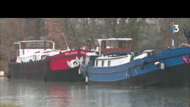 Transport fluvial - Les bateliers prennent l'eau