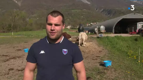 "Je n'ai plus une seconde à moi" : joueur au FCG, Jérôme Rey vit son confinement à la ferme