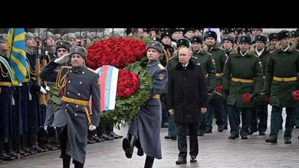 Moscou : Vladimir Poutine se recueille sur la tombe du soldat inconnu