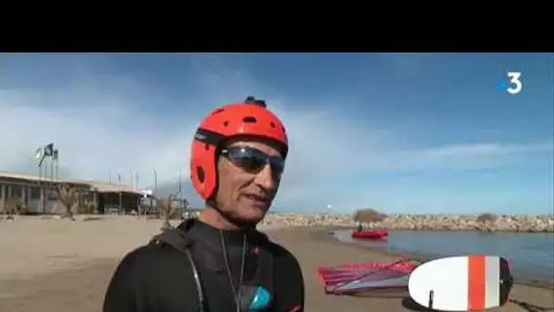 3 windsurfers traversent le golfe de Gabes en Tunisie en Windfoil