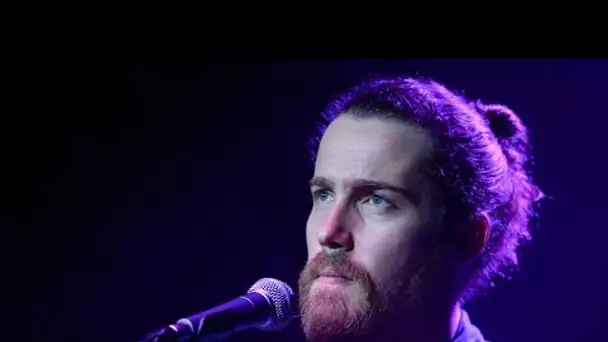 Julien Doré : affecté par la tempête Alex, il se mobilise pour venir en aide aux...