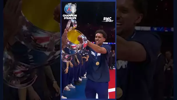 #psg la coupe d'Europe 🏆 brandie au Parc