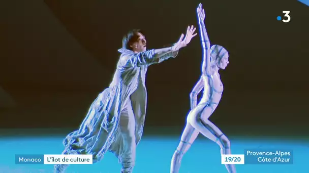 Les Ballets de Monte-Carlo rejouent une version moderne de Coppélia devant le public