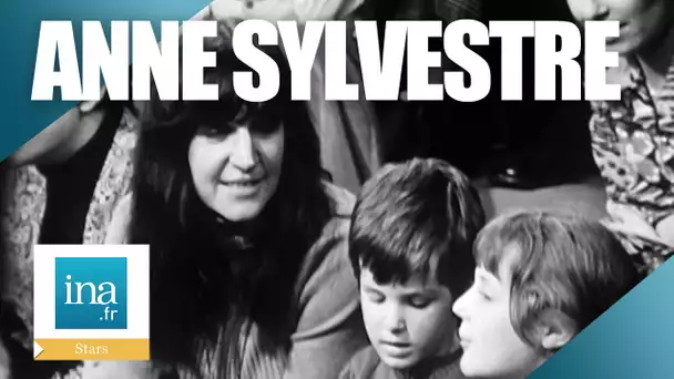 1970 : Anne Sylvestre chante Noël avec sa fille | Archive INA