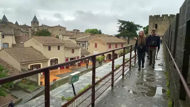 Carcassonne : le chemin de ronde de la Cité totalement accessible aux touristes, soit 1.500 mètres