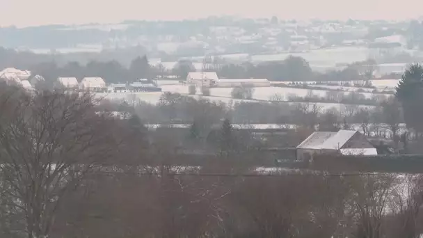 Sarthe : Jour de neige, au fil de la route