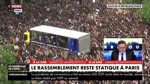 La manifestation reste statique Place de la République depuis 14h30