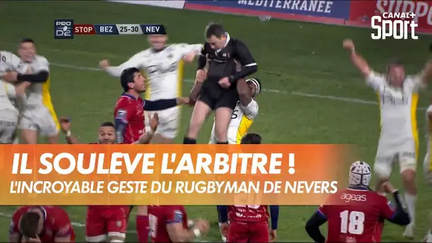 Le rugbyman Josaia Raisuqe soulève l'arbitre !