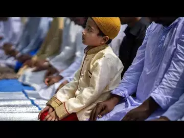Aïd el-Fitr : à travers le monde, les musulmans se retrouvent pour les prières du matin