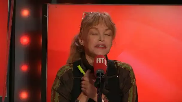 Les bas d'Arielle Dombasle