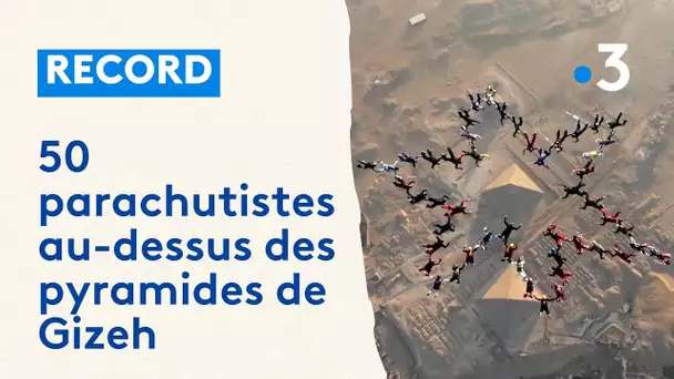 Record au-dessus des pyramides de Gizeh en Égypte pour des parachutistes de Paca