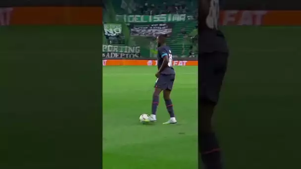 𝑪𝒆 𝒕𝒐𝒖𝒄𝒉𝒆́ 𝒅𝒆 𝒃𝒂𝒍𝒍𝒆 de Nuno Tavares vais face au Sporting 👟🔥#shortfootball #soccer