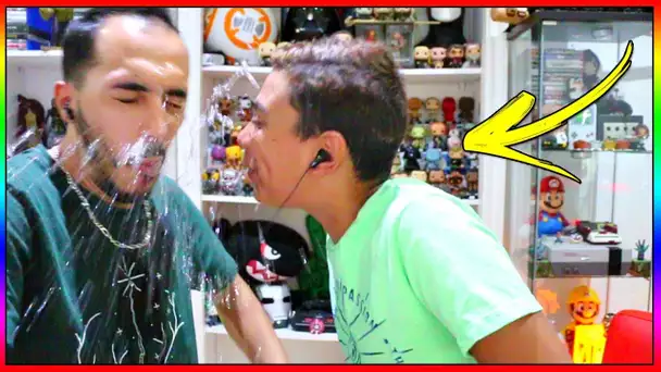 CHALLENGE ESSAYE DE NE PAS RIRE AVEC LA BOUCHE REMPLIE D&#039;EAU AVEC MOMO