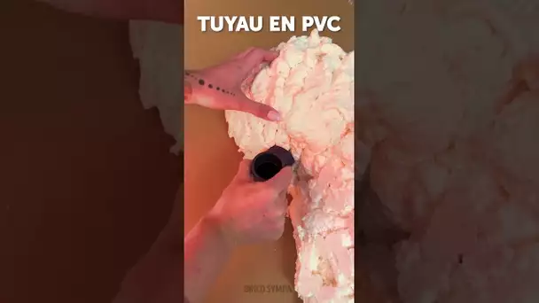 De la mousse de construction transformée en une bête terrifiante 🕷️