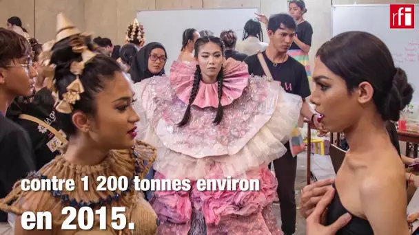 Au Cambodge, le recyclage des déchets au service de la haute couture